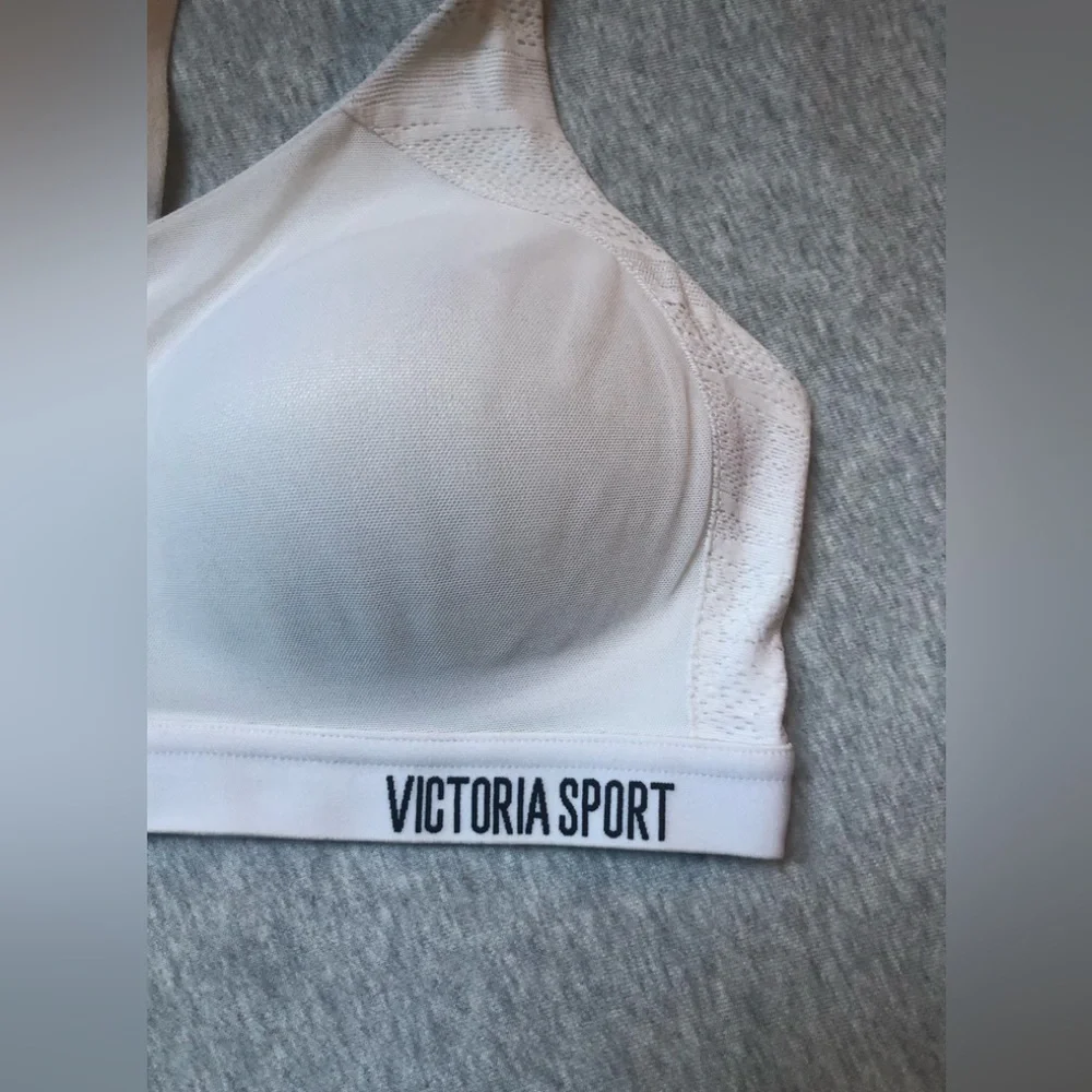 Victorias Secret Sports Bra White Victoria Sport Lightweight Wireless Size: 34C